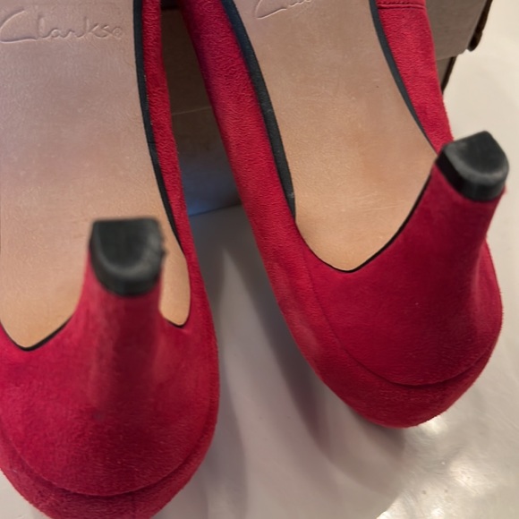 Clarks shoes  (only worn once) - Picture 5 of 7
